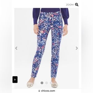 🌹NWT Chico’s Petal Print Pull On Jeggings